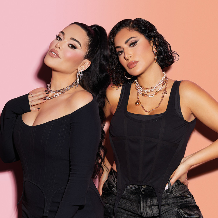 Sister Showdown: Huda and Mona Kattan Face Off in Huda Beauty's Spectacular 2024 Launch Sister Showdown: Huda and Mona Kattan Face Off in Huda Beauty's Spectacular 2024 Launch